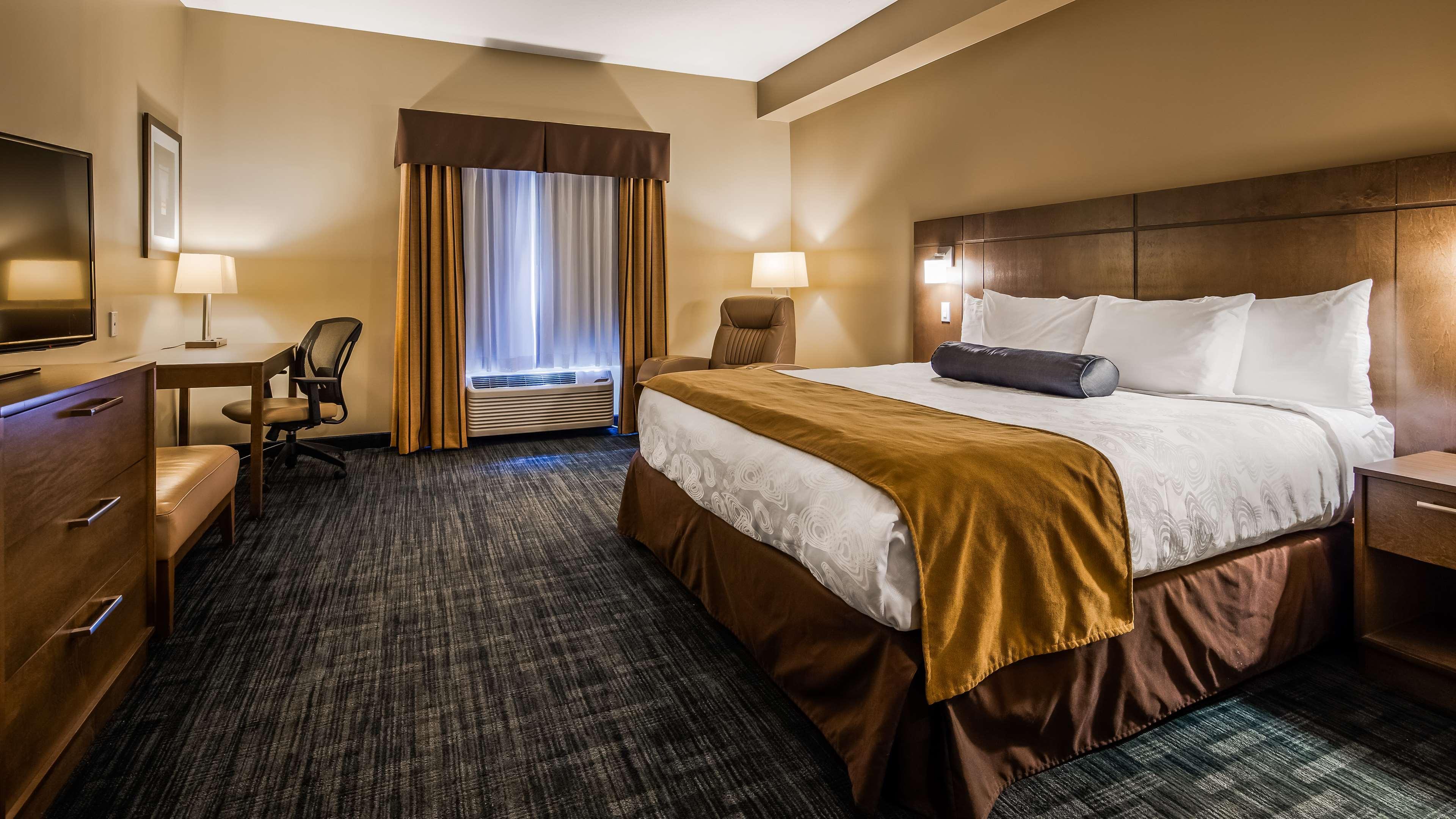 Western Winnipeg West 3*