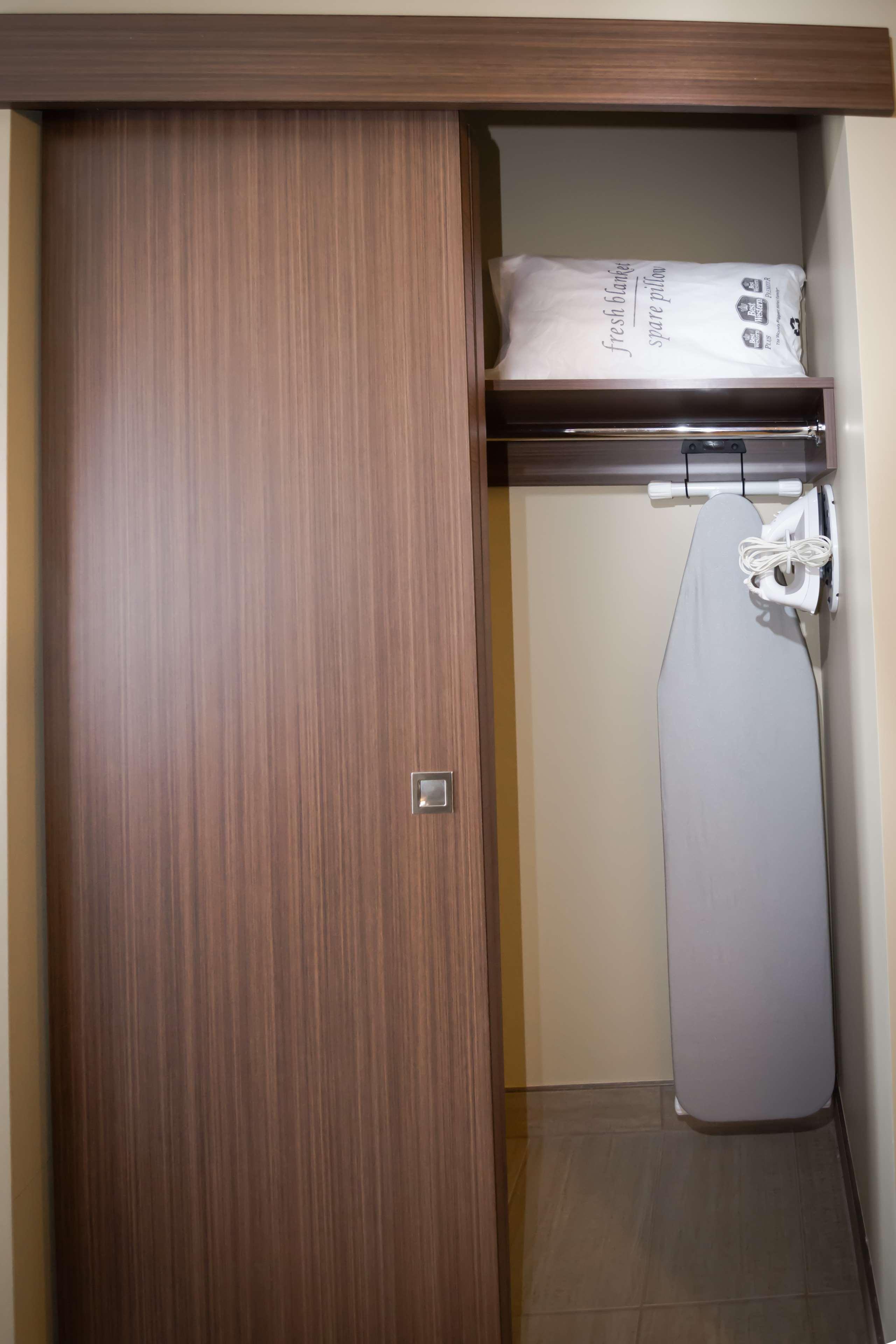 Hotel Western Winnipeg West 3*
