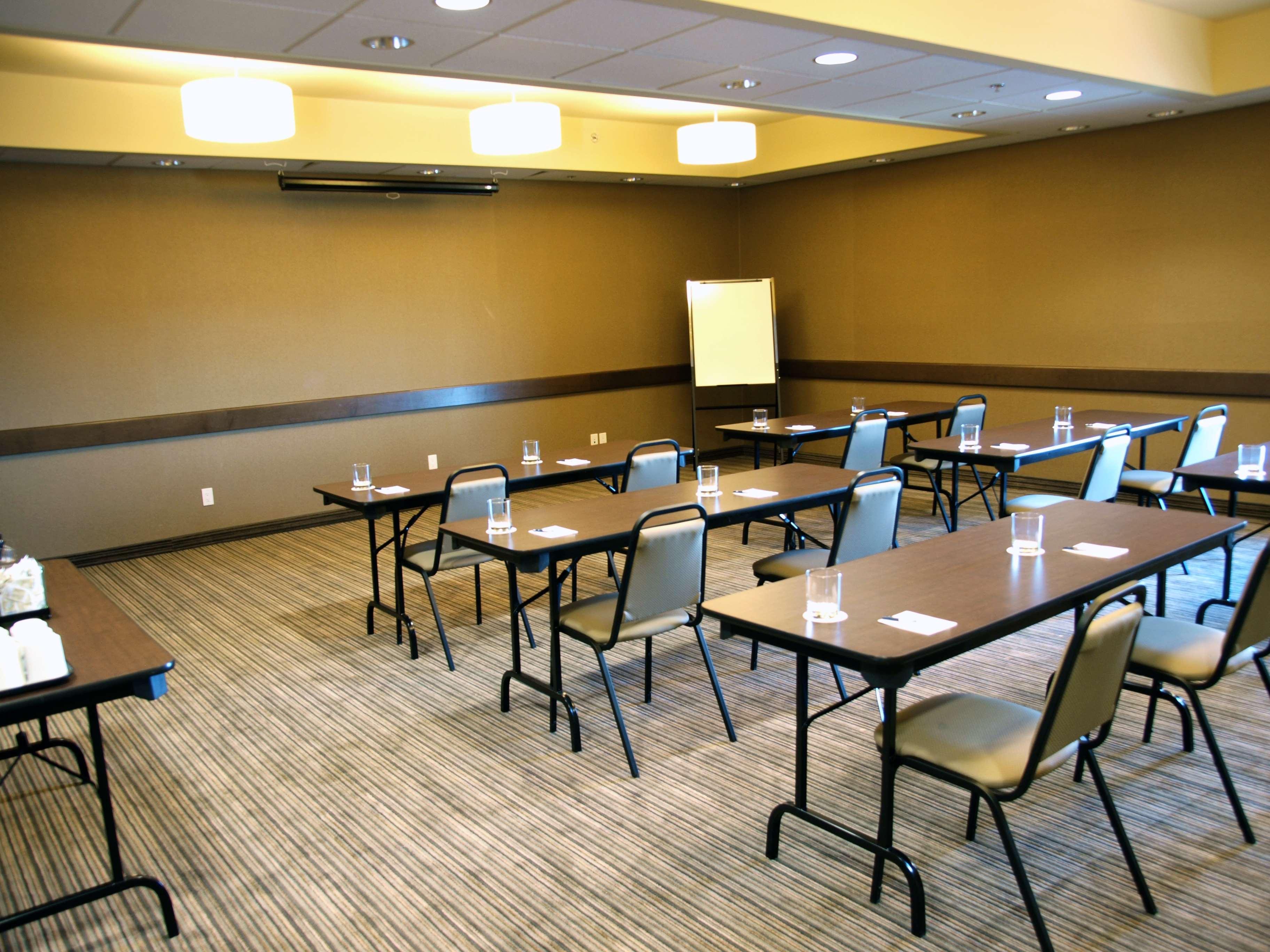 Western Winnipeg West 3*