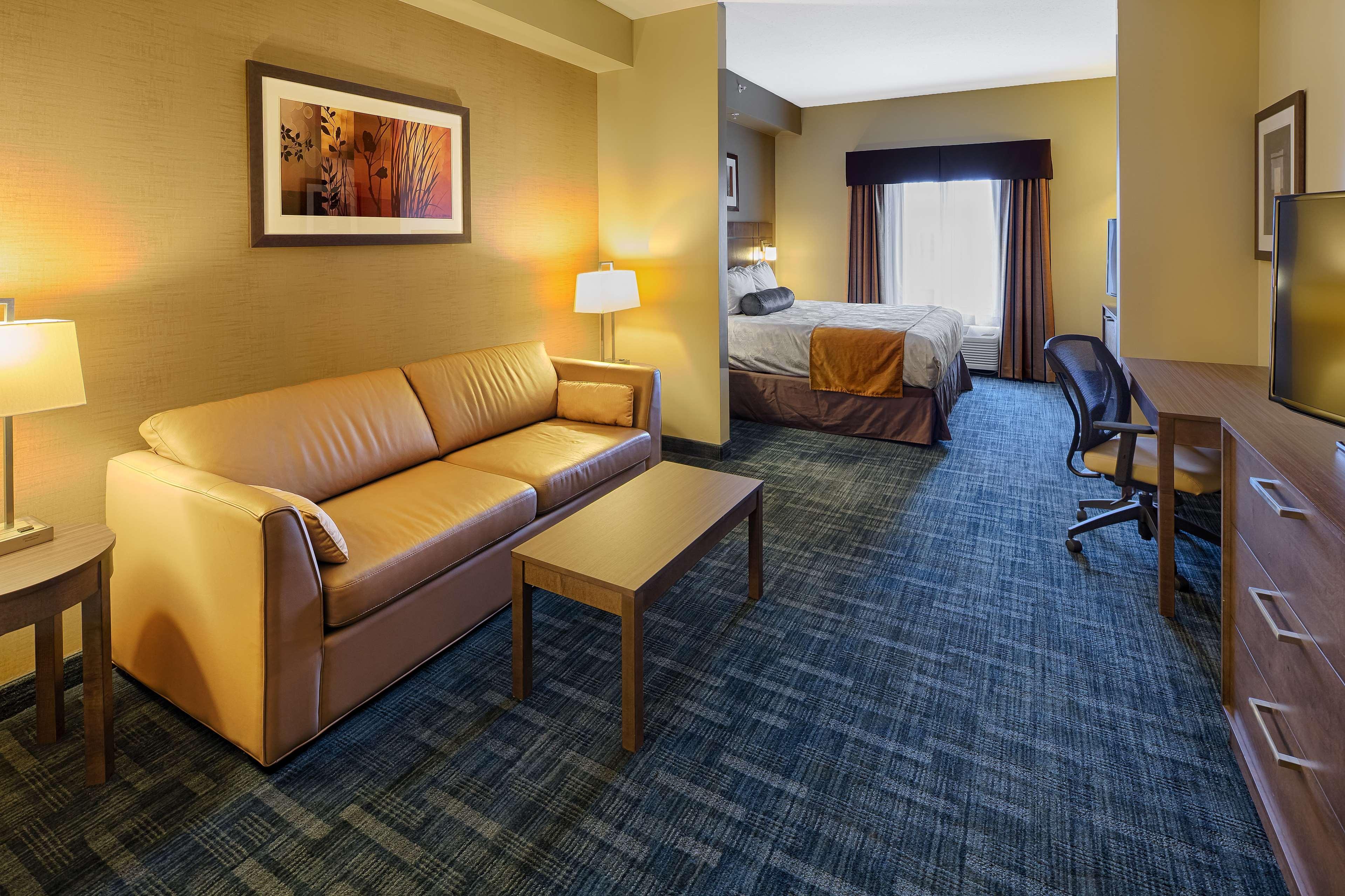 Western Winnipeg West 3* Headingley