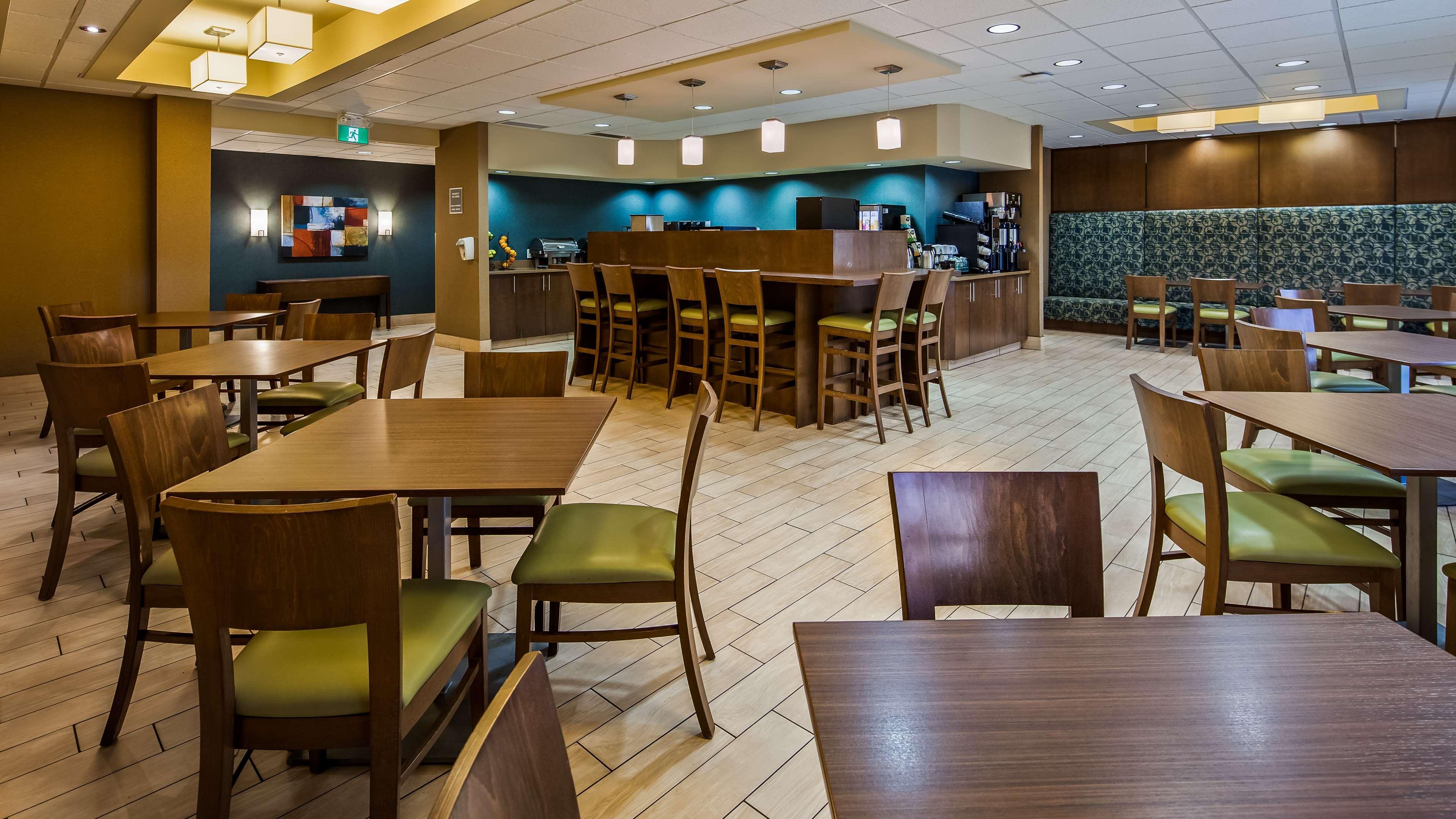Hotel Western Winnipeg West 3*